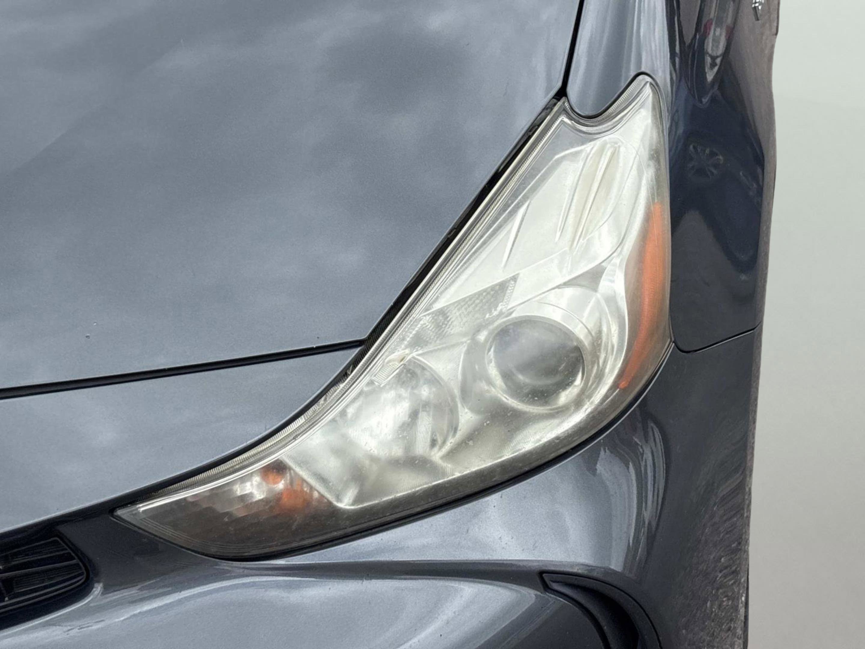 2016 Toyota Prius v Five - Photo 10