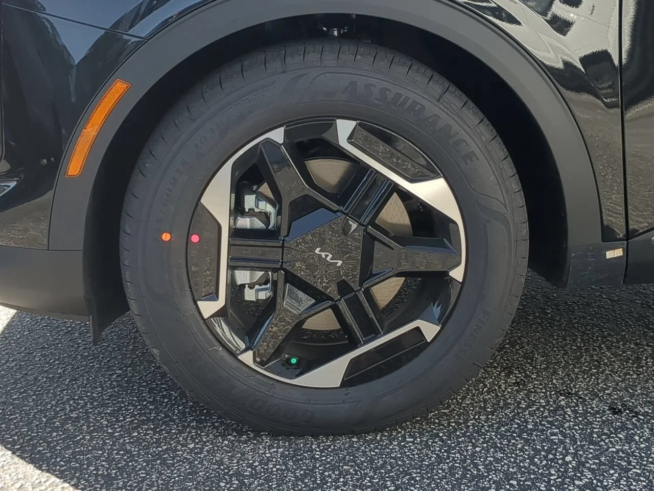 New 2027 Fusion Black Kia S image 11