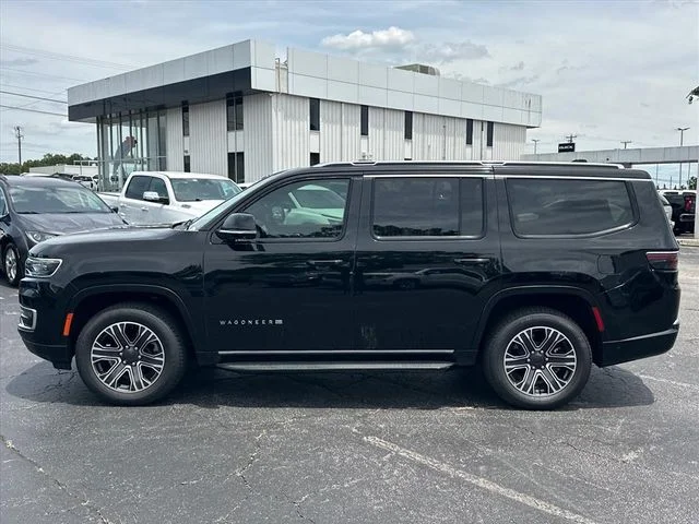 Used 2023 Black Jeep Base image 7