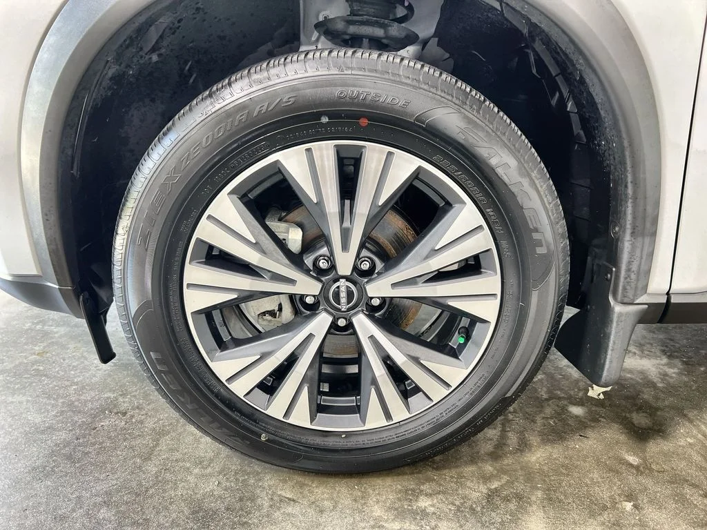 Certified Used 2023 Silver Nissan SV image 18