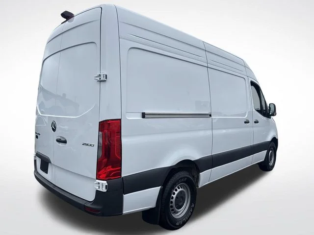 Used 2025 White Mercedes-Benz Cargo 144 WB image 8