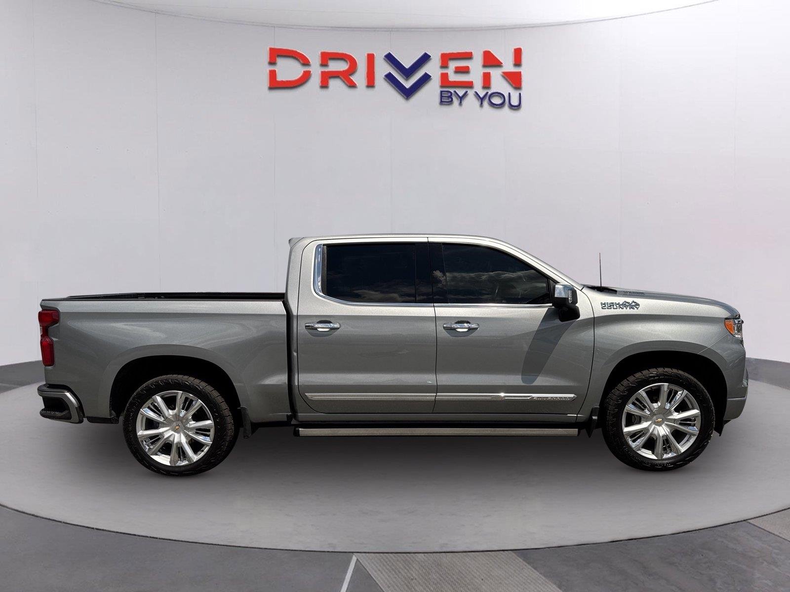 Used 2025 Sterling Gray Metallic Chevrolet High Country image 3
