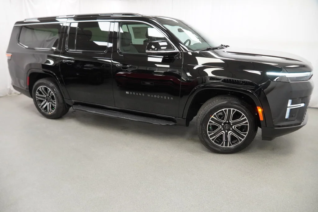New 2027 High Gloss Black Paint Jeep  image 13