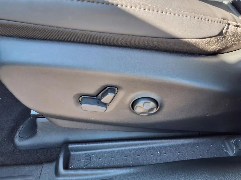 2026 Chrysler Pacifica Select - Photo 21