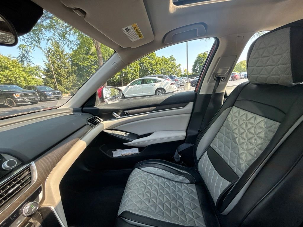 Used 2018 Radiant Red Metallic Honda EX image 14