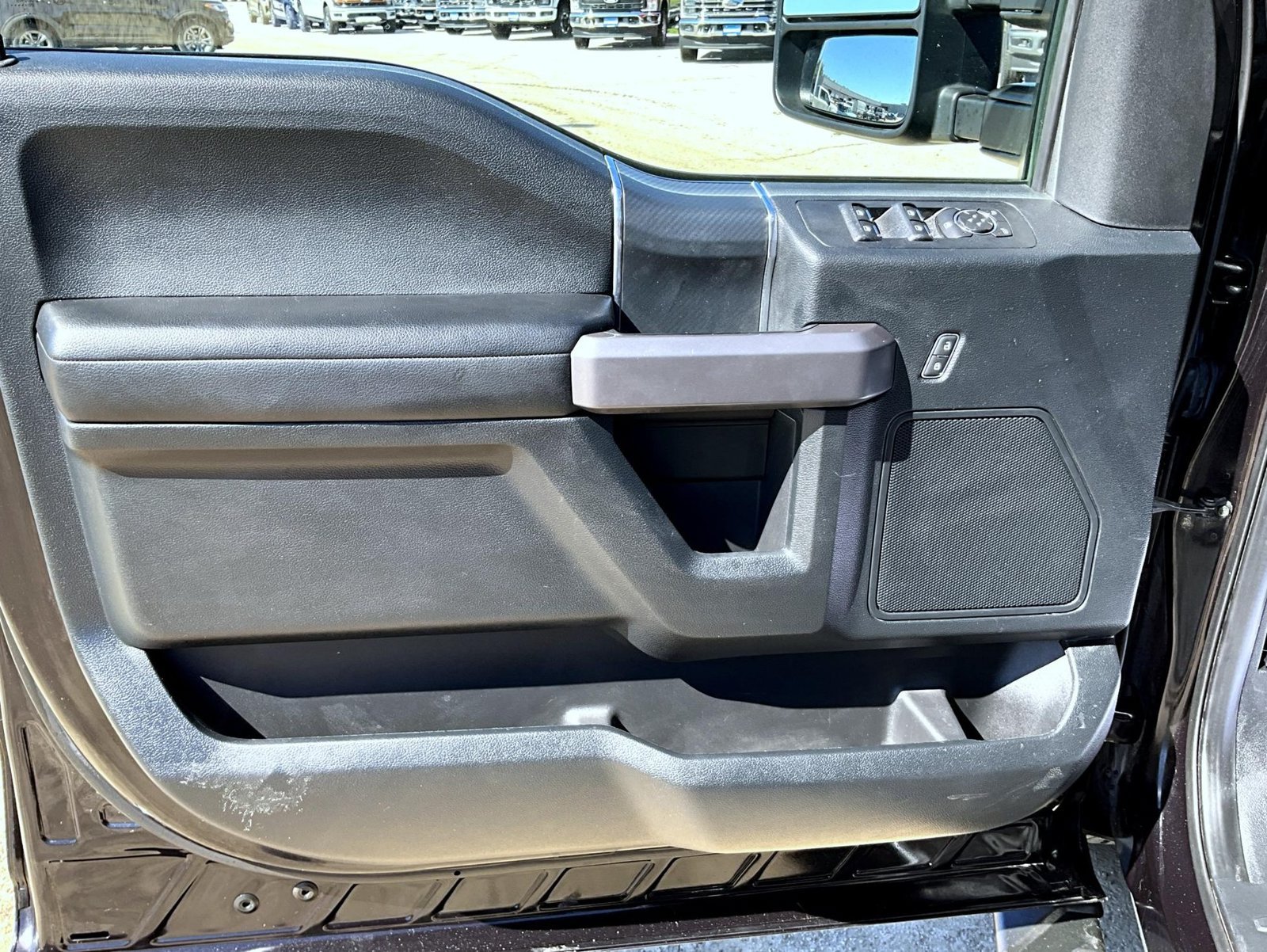 Used 2020 Black Ford XLT image 14