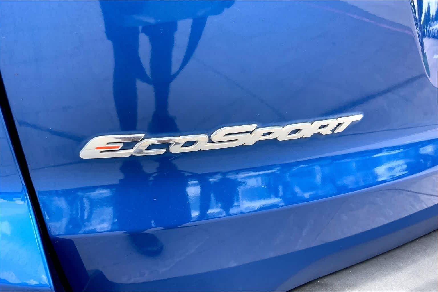 Used 2018 Lightning Blue Metallic Ford SE image 31