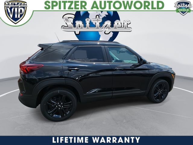 New 2026 Mosaic Black Metallic Chevrolet LT image 1