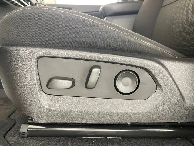 Used 2025 Silver GMC Elevation image 34
