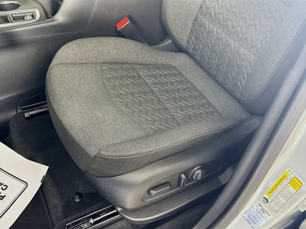 Used 2022 Silver Ice Metallic Chevrolet LT image 21
