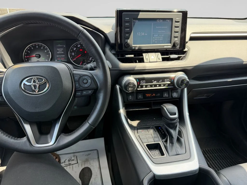 Used 2022 Green Toyota XLE Premium image 12