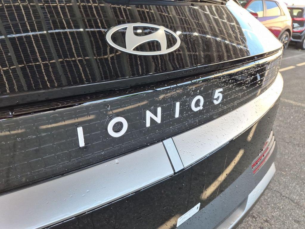 New 2026 Black Hyundai SEL image 10