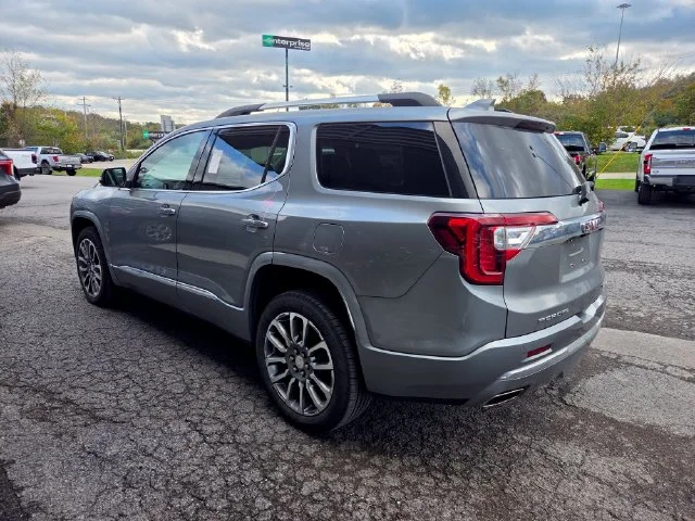 Used 2023 Silver GMC Denali image 4