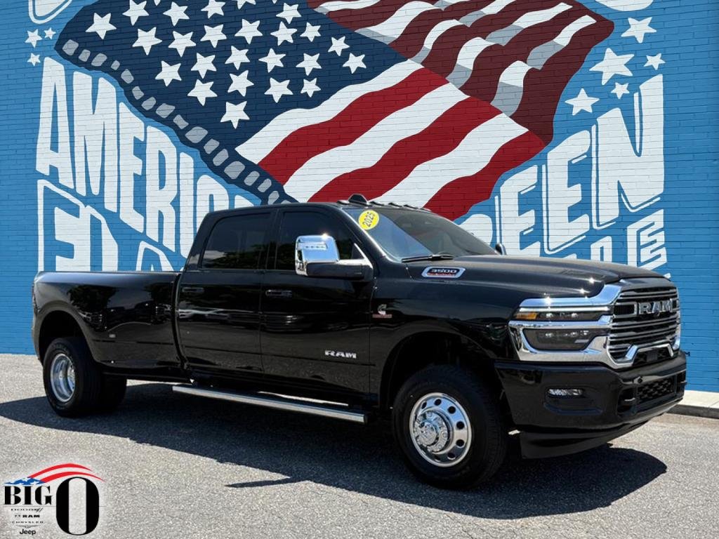 Used 2025 Diamond Black Crystal Pearl Coat Ram Laramie image 1