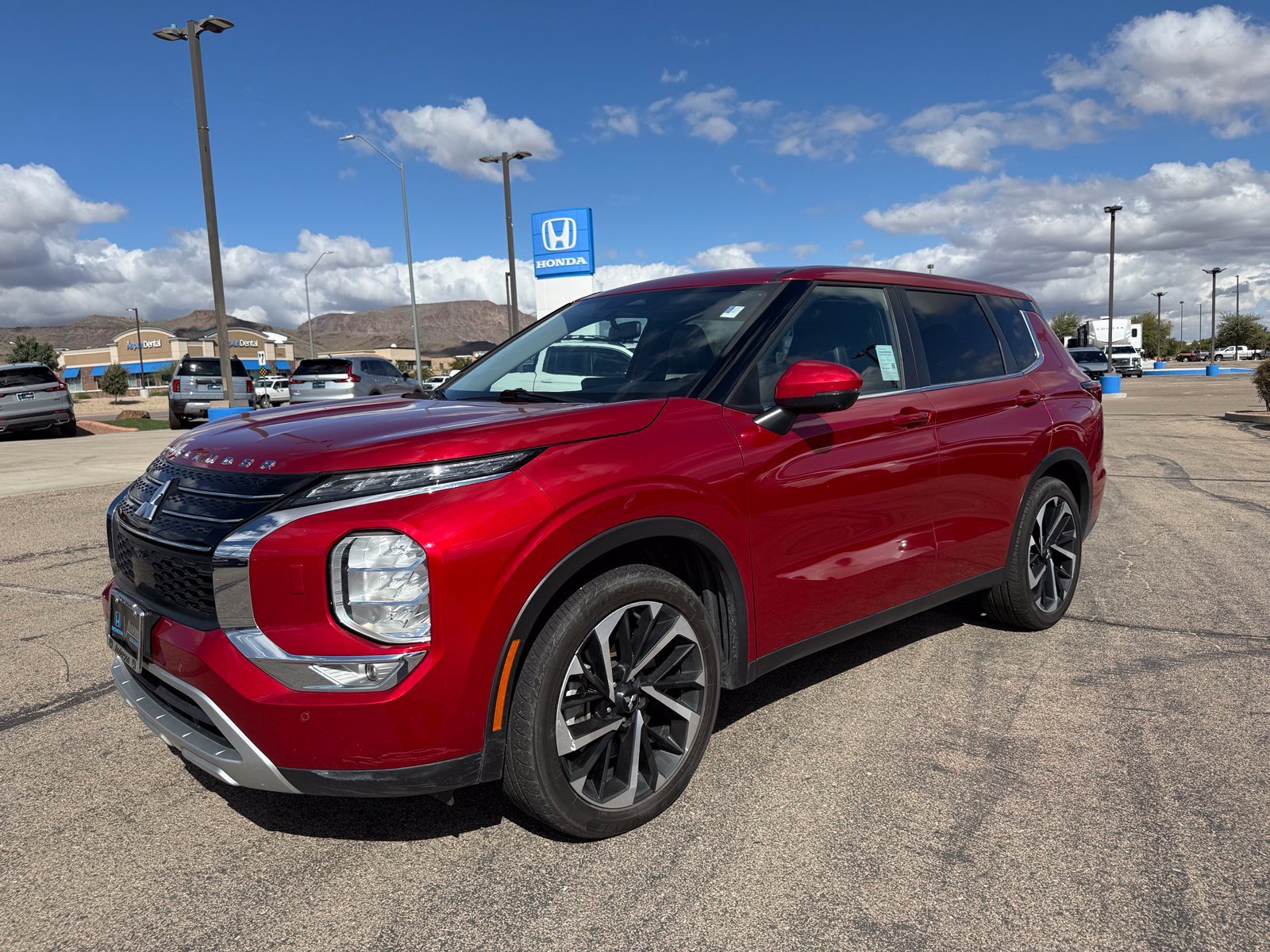 2024 Mitsubishi Outlander SE