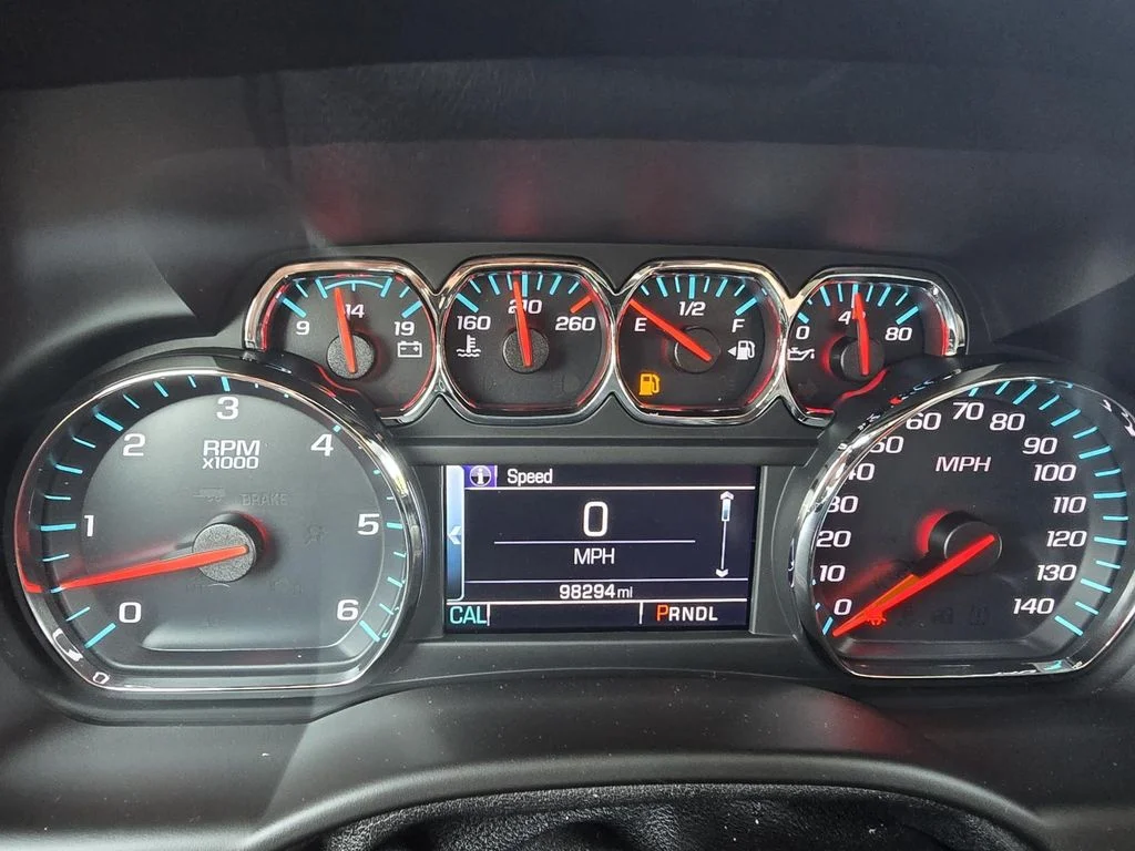 Used 2018 TUNGSTEN METALLIC Chevrolet LT image 15