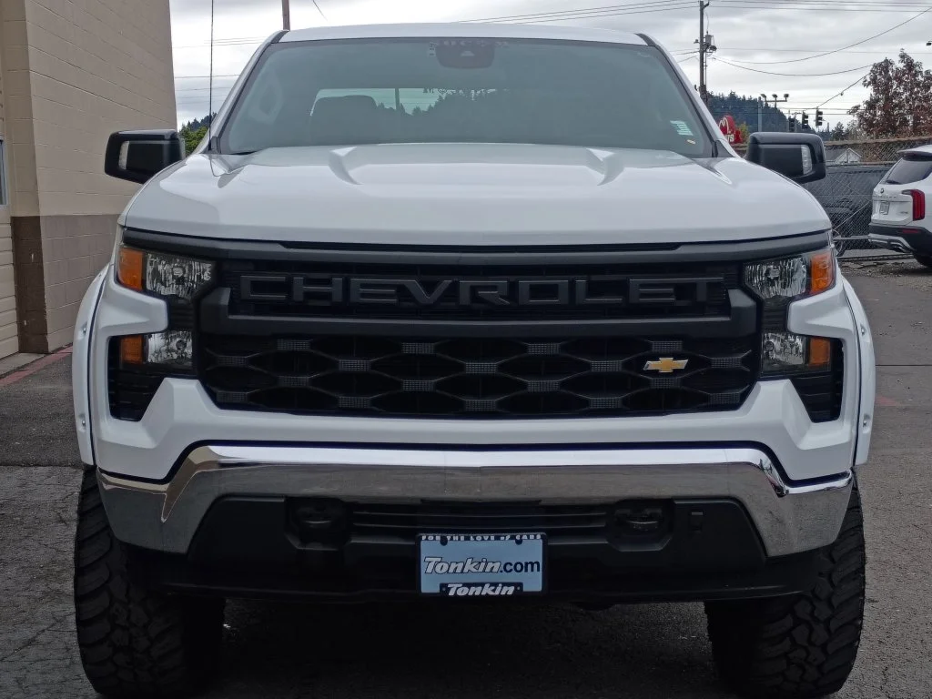 Used 2023 Summit White Chevrolet WT image 13