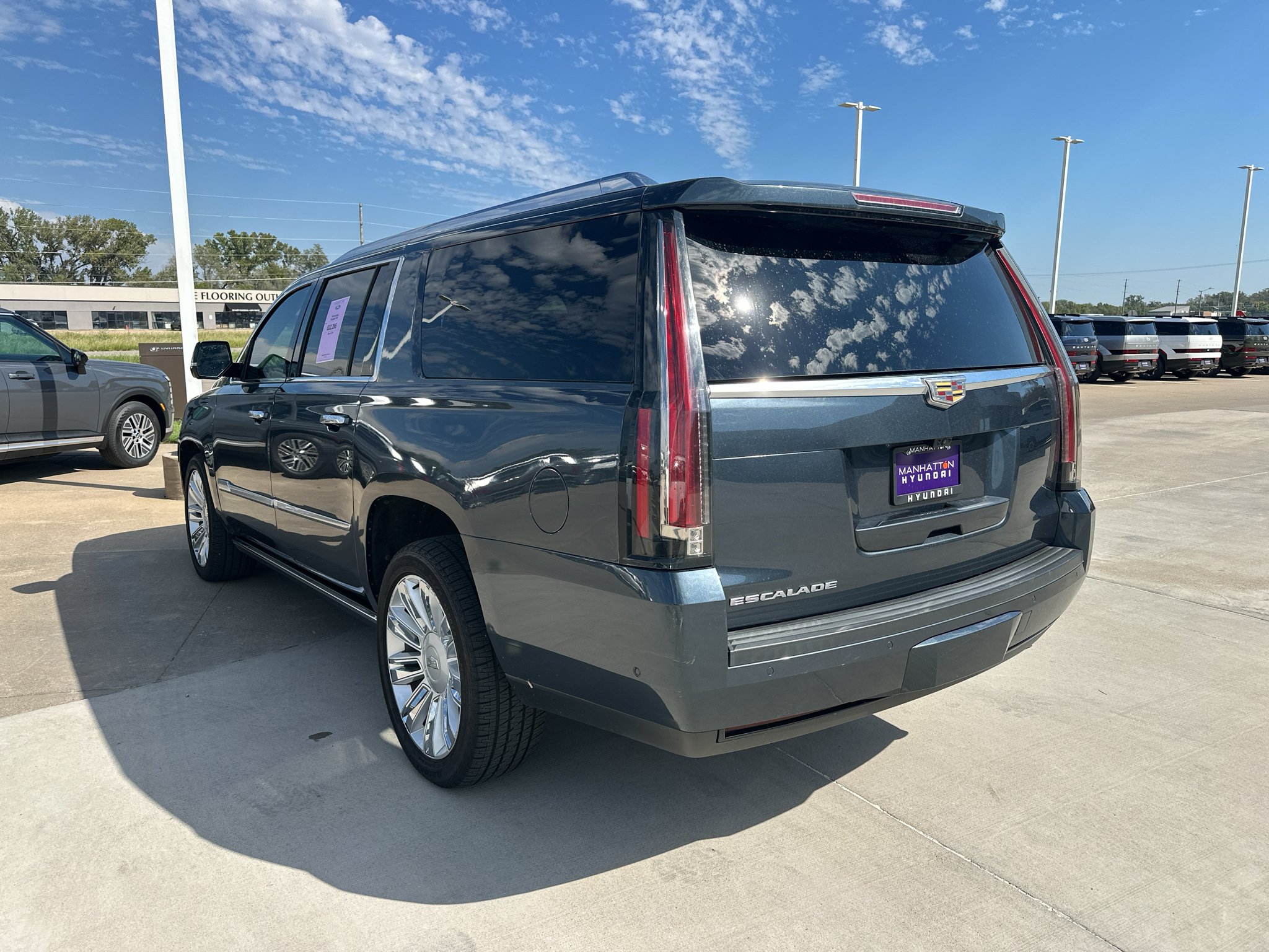 Used 2019 Shadow Metallic Cadillac Platinum image 11