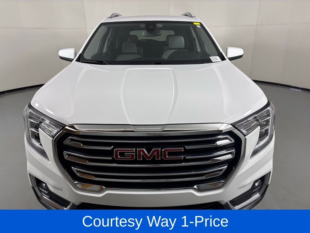Used 2024 White GMC SLT image 4
