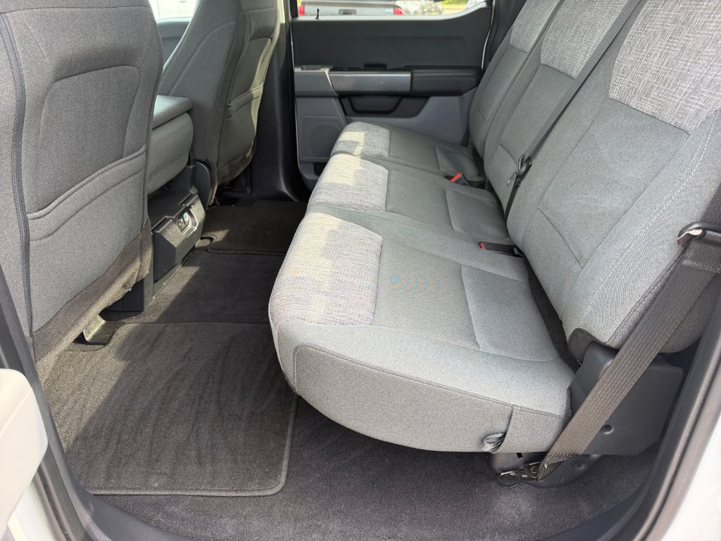 Used 2023 Oxford White Ford XLT image 12