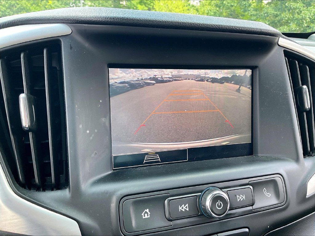 Used 2022 Silver GMC SLE image 18