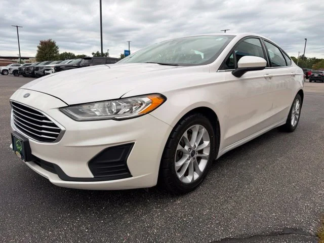 Used 2020 White Ford SE image 3