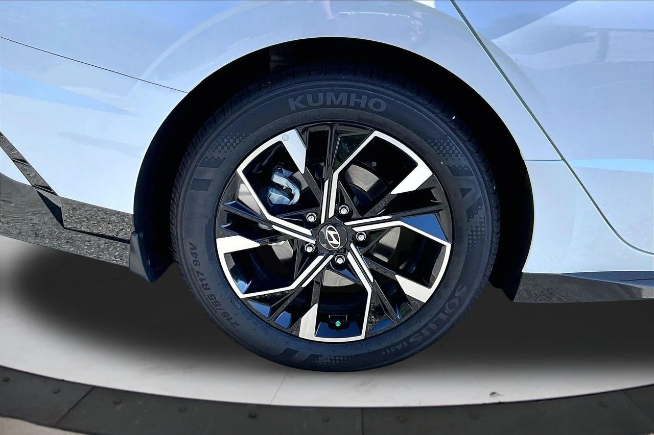 Certified Used 2025 White Hyundai SEL image 34