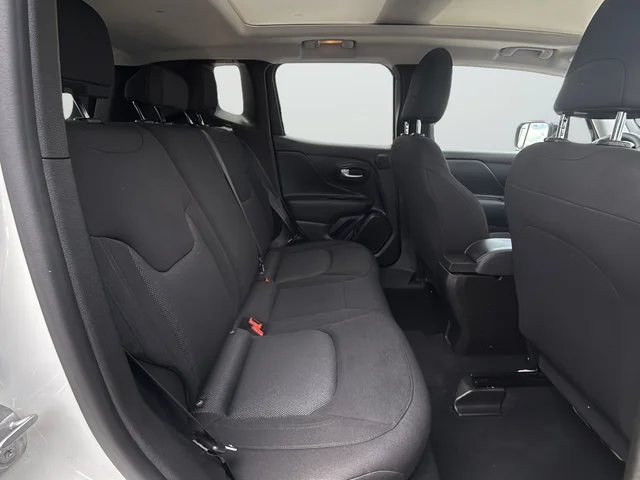 Used 2023 White Jeep Latitude image 10