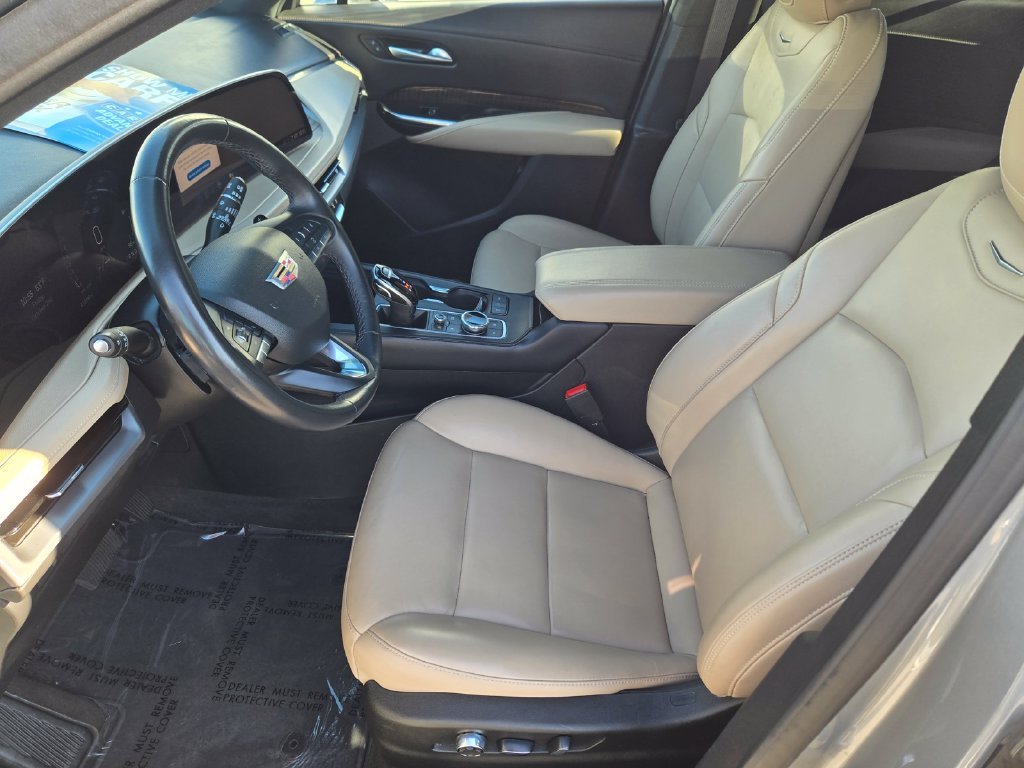 Used 2025 Silver Cadillac Premium Luxury image 11
