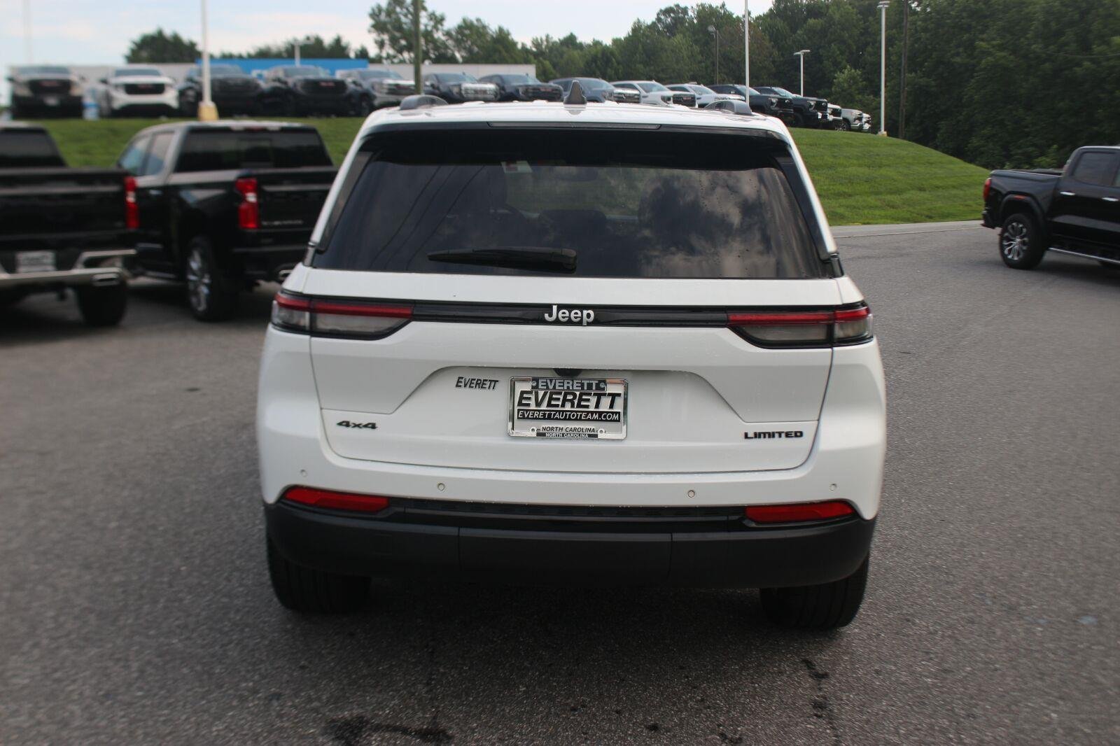 Used 2024 White Jeep Limited image 7