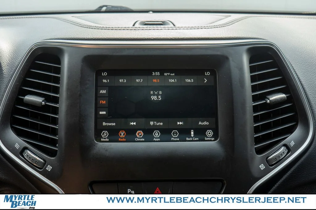 Used 2020 Bright White Clearcoat Jeep Latitude Plus image 18
