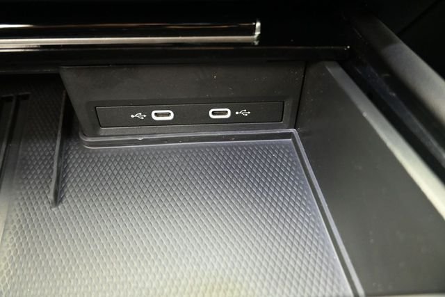 Used 2026  Volkswagen 2.0T SE w/Technology image 9