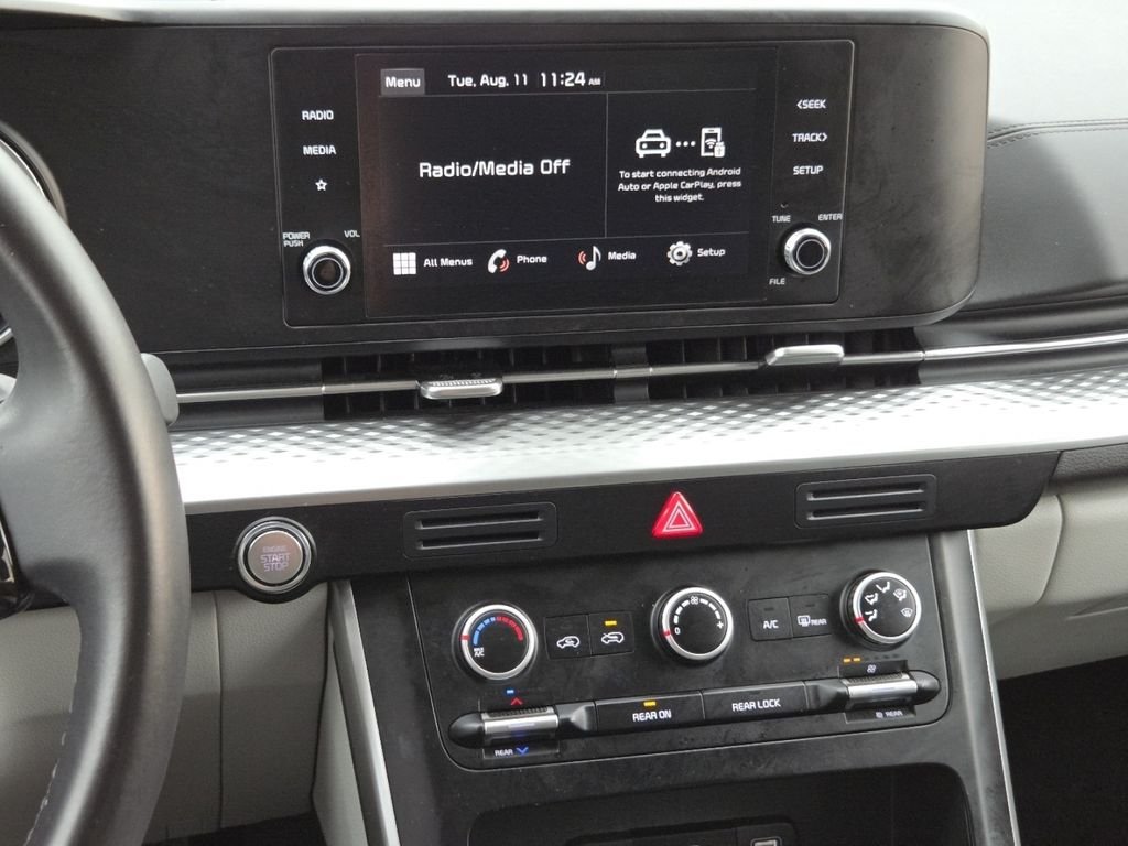 Used 2024 Snow White Pearl Kia LX image 32