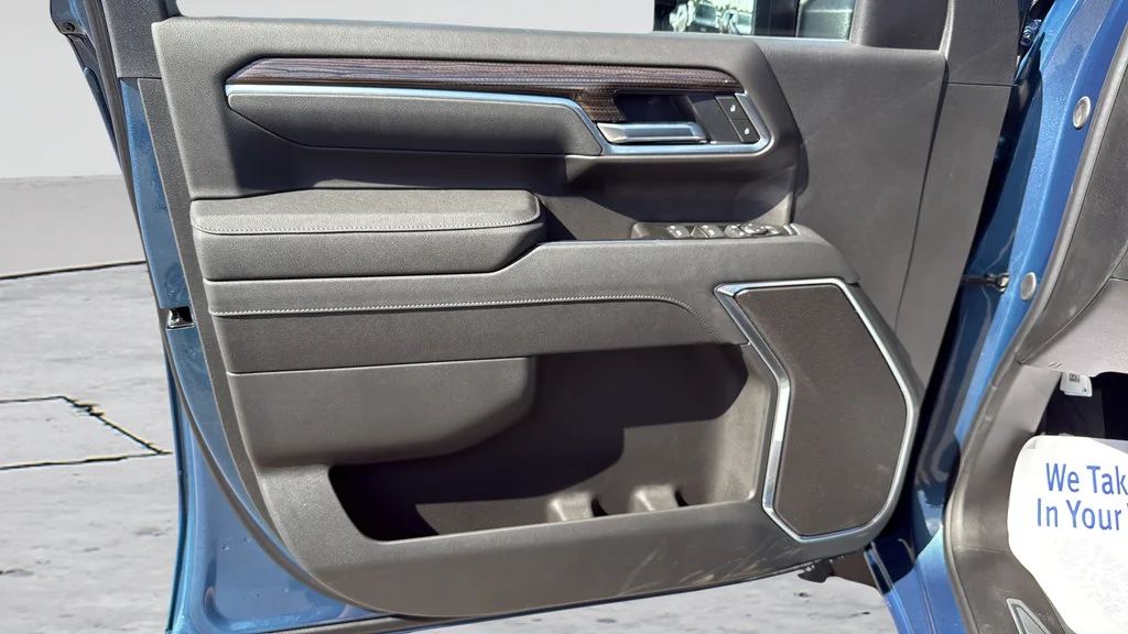 New 2026 Lakeshore Blue Metallic Chevrolet LT image 33