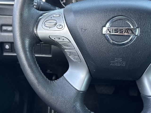 Used 2017 Red Nissan Platinum image 16