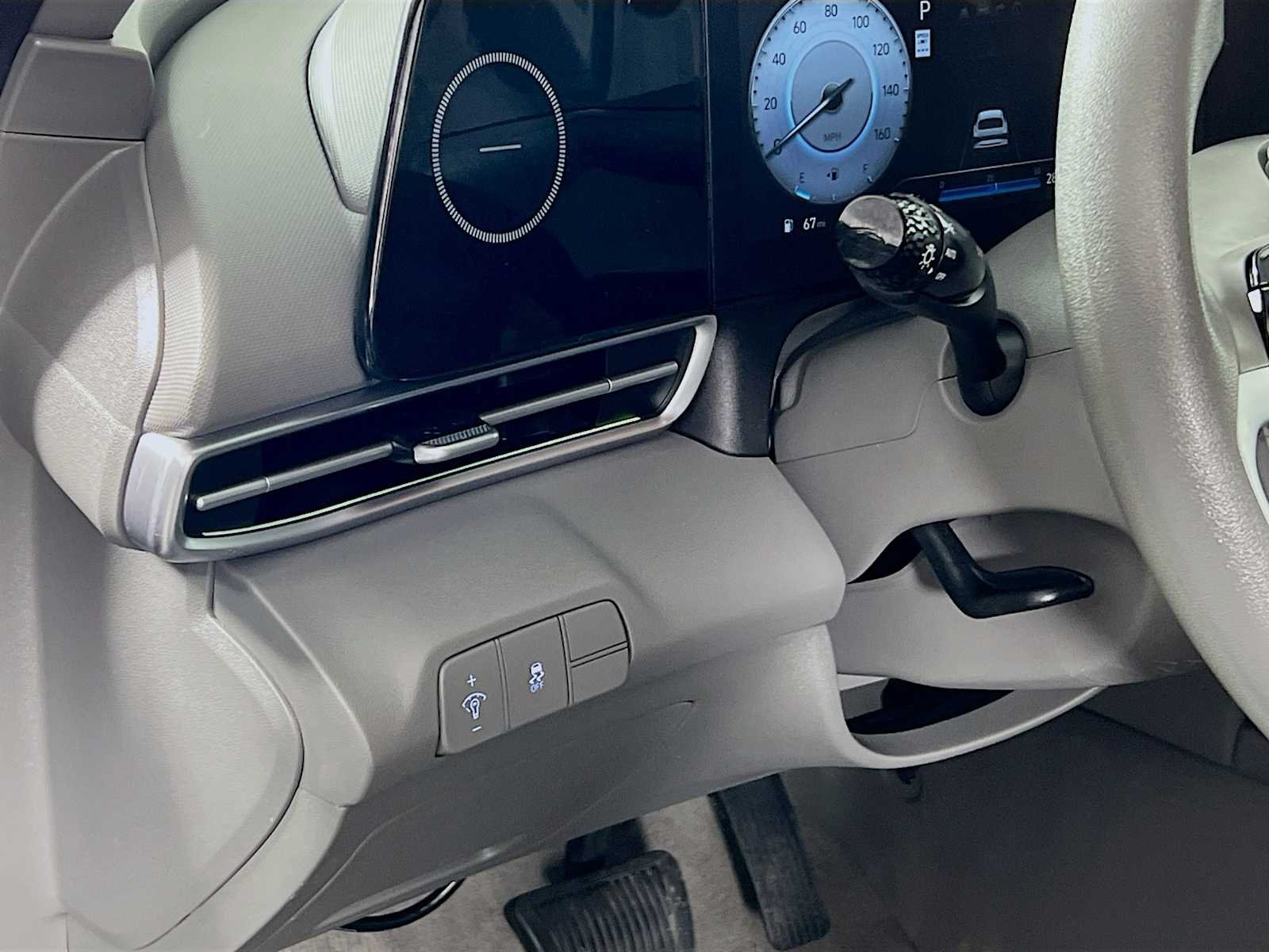 Used 2024 Amazon Gray Hyundai SEL image 10