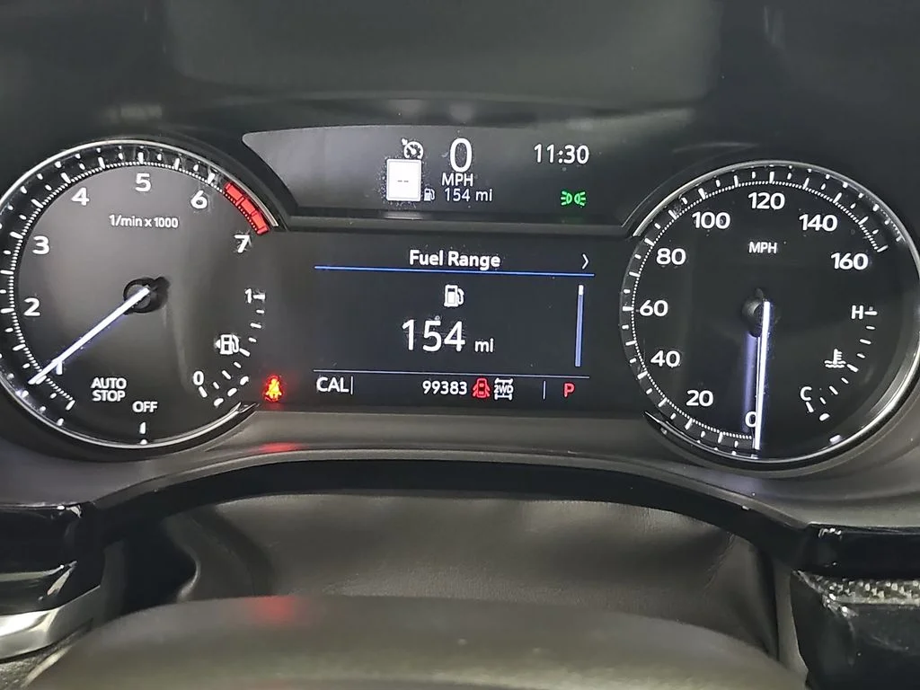 Used 2020 White Cadillac Sport image 19