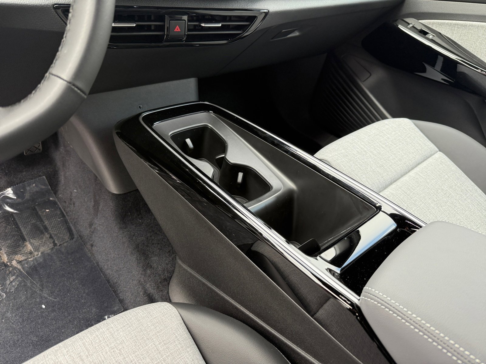 New 2025 White Pearl Volkswagen Pro image 13