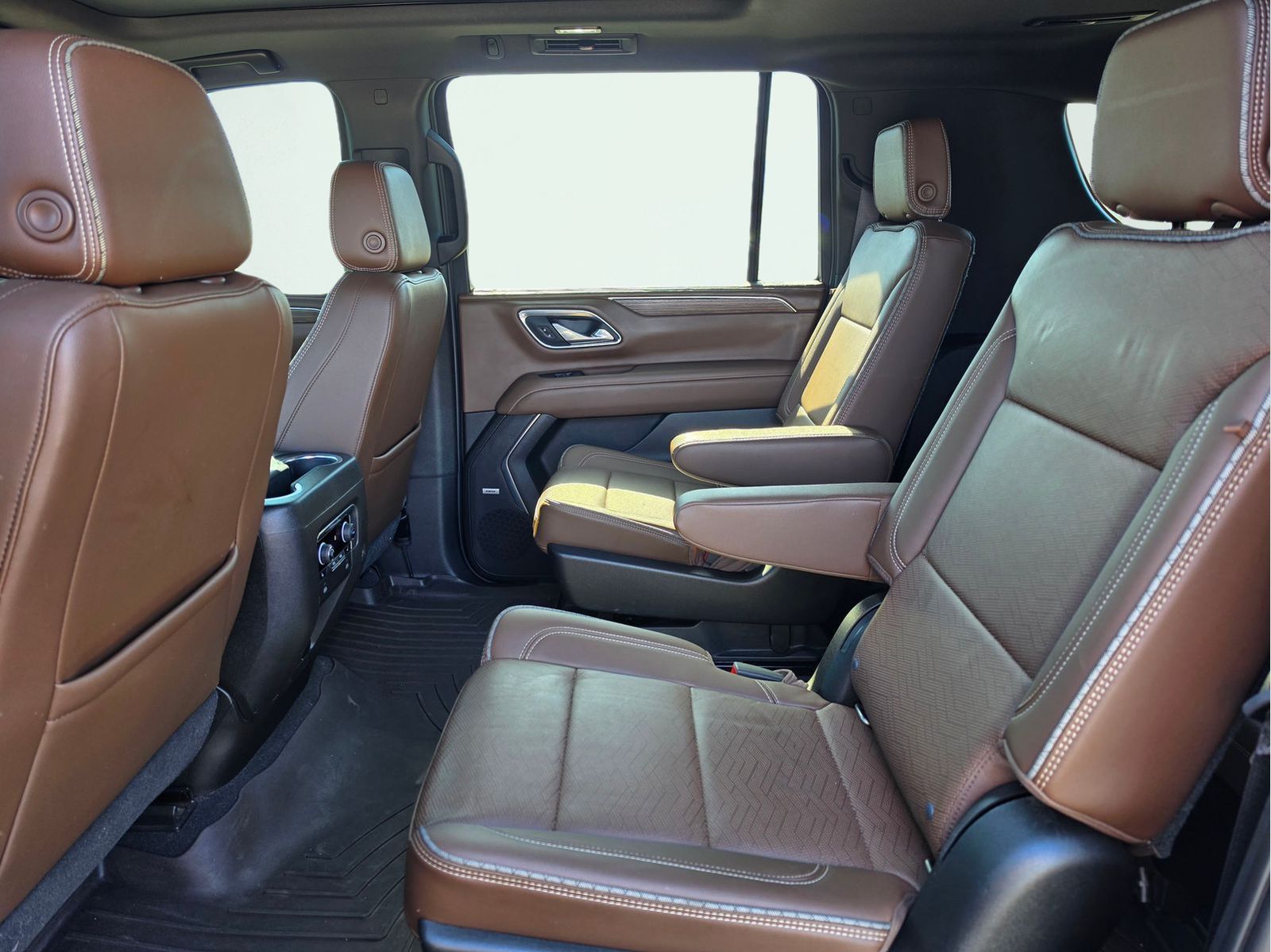 Used 2021 Black Chevrolet High Country image 13