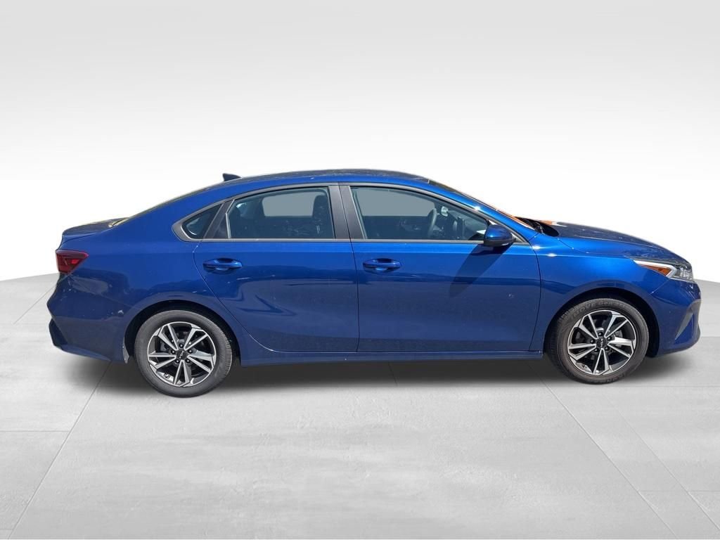 Used 2023 Blue Kia LXS image 6