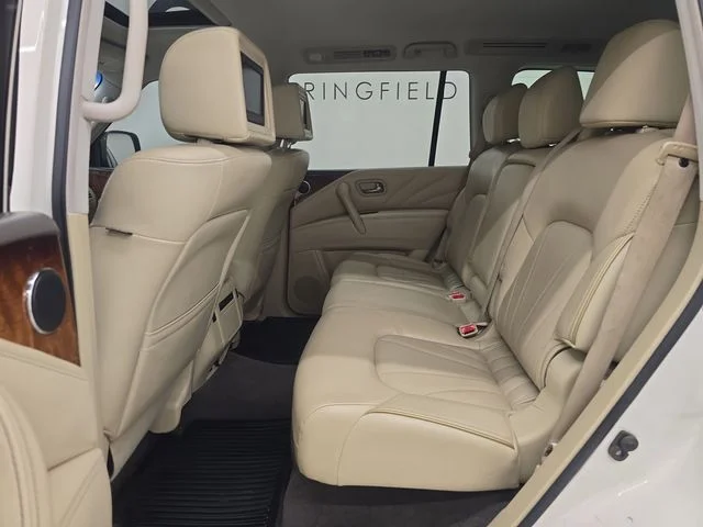 Used 2017 White INFINITI Base image 21