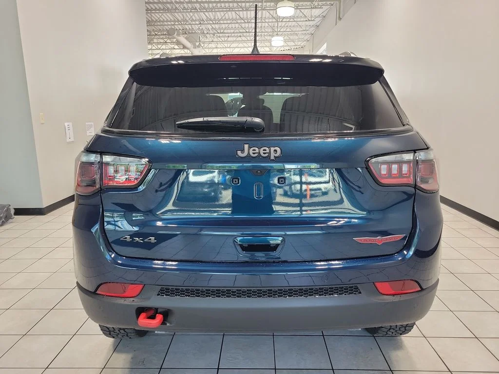New 2026 Fathom Blue Pearl-Coat Exterior Paint Jeep Trailhawk image 7