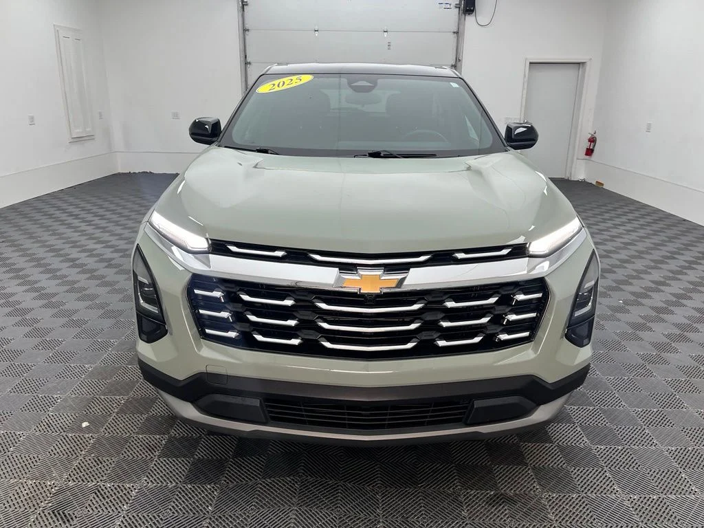 Used 2025 Green Chevrolet LT image 14