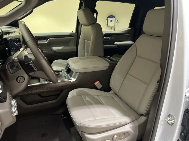 New 2026 White GMC SLT image 18