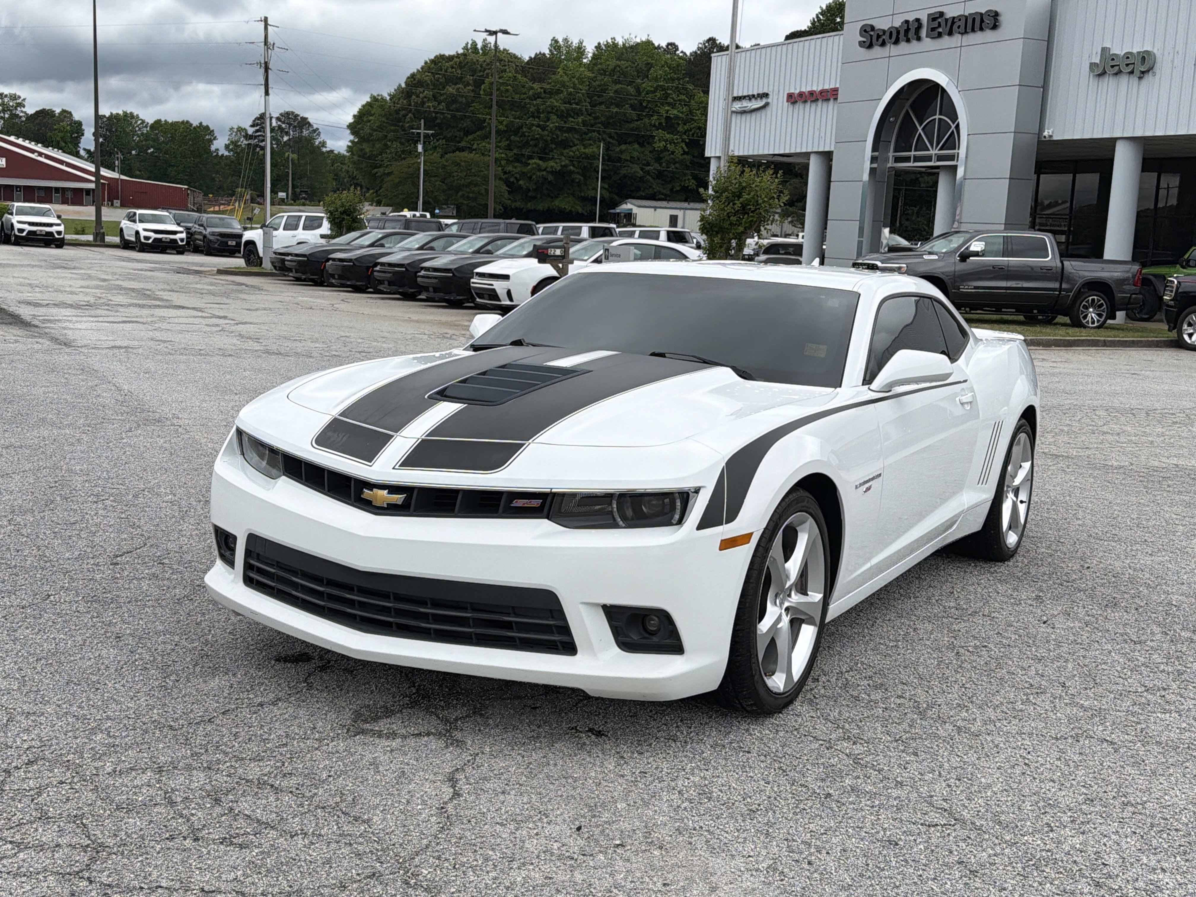 Used 2015 Summit White Chevrolet SS image 4