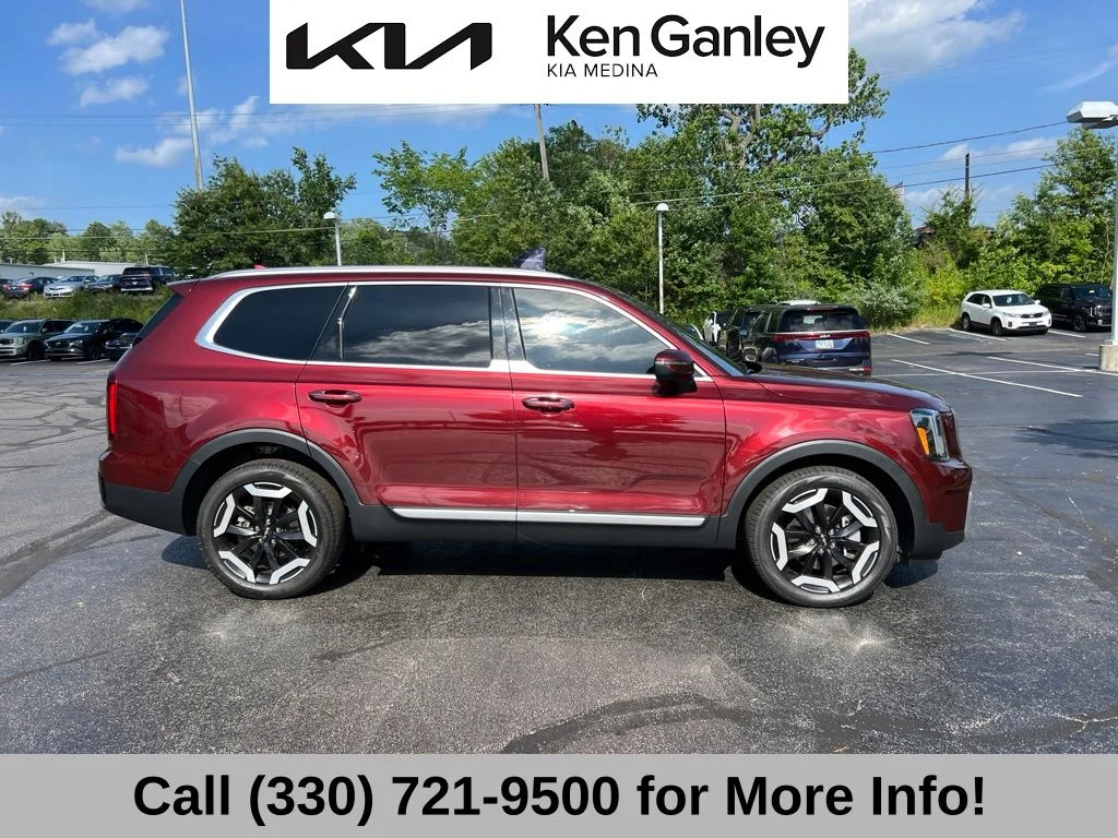 Used 2024 Red Kia S image 8