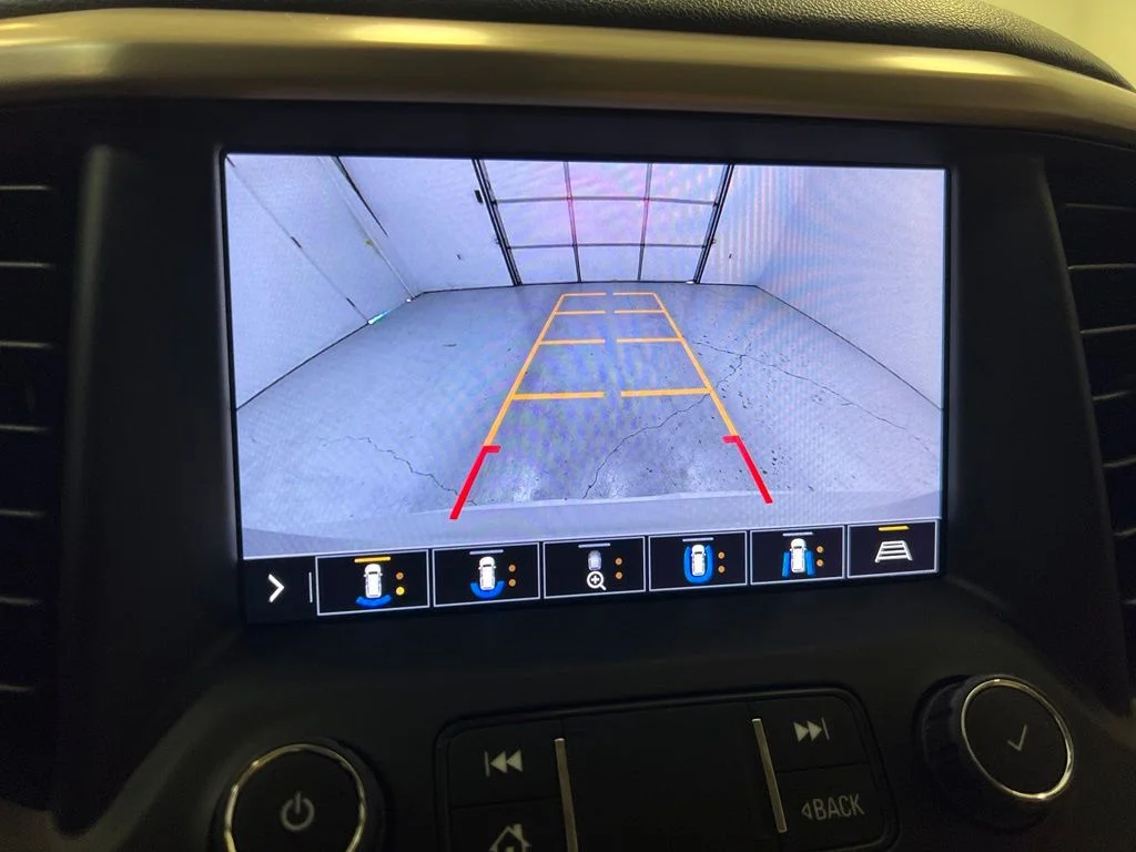 Used 2020 White GMC Denali image 27