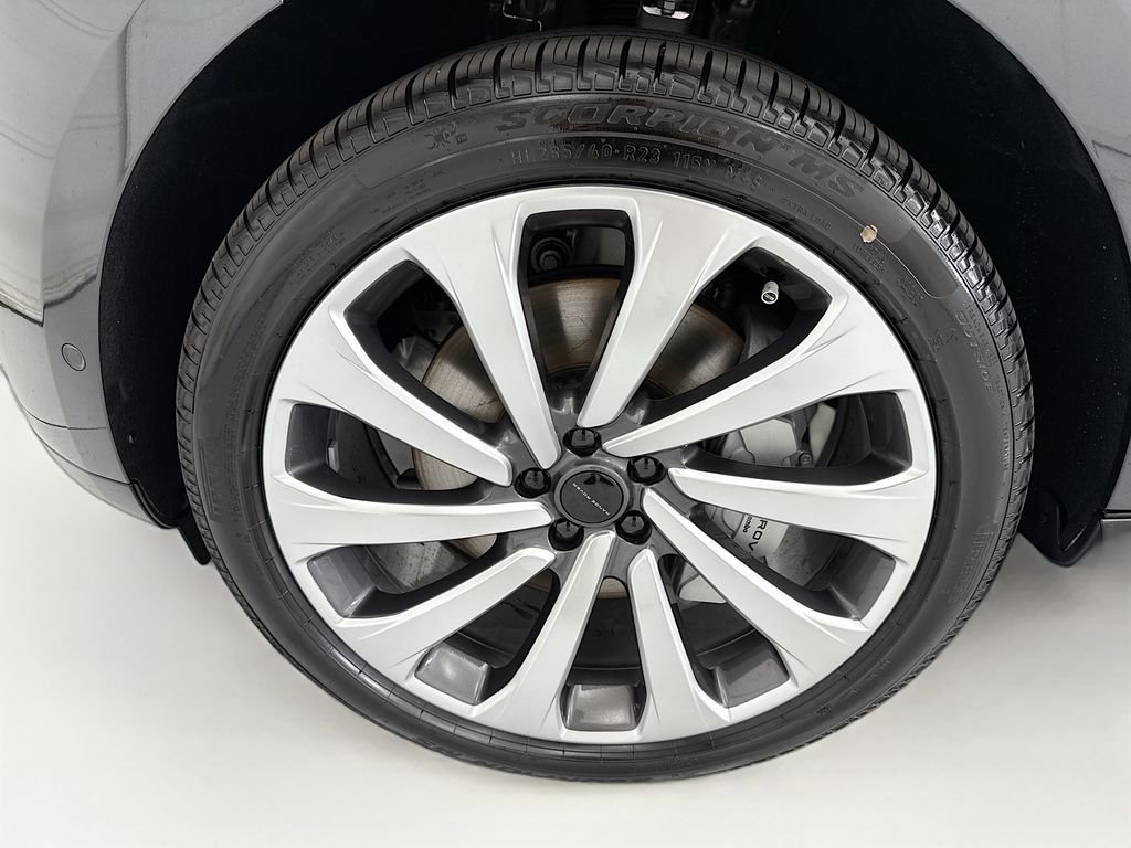 New 2026 Carpathian Gray Premium Metallic Land Rover SE image 29