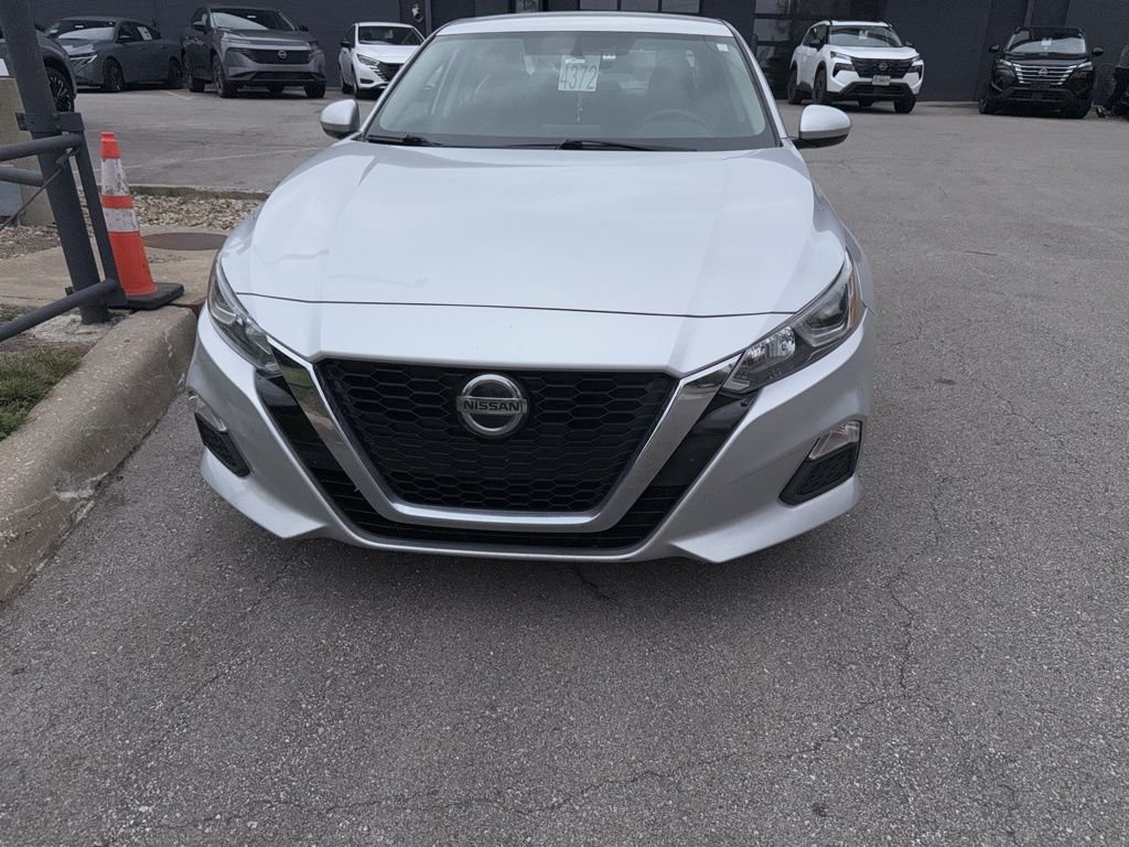 Used 2020 Nissan Altima S with VIN 1N4BL4BV3LC208253 for sale in Kansas City