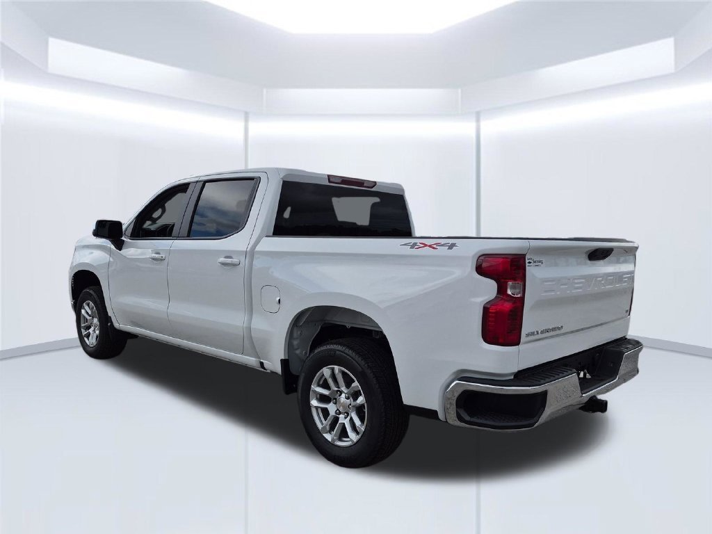 New 2026 Summit White Chevrolet LT (2FL) image 4